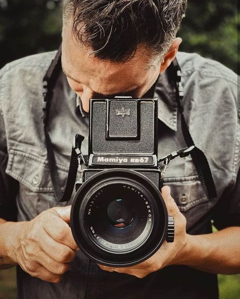 5 Awesome Medium Format Film Cameras for Beginners » Shoot It With Film Medium Format Film Camera, Medium Format Film Photography, Camera Reference, Vintage Cameras Photography, Lens Eyes, Medium Format Photography, Mamiya Rb67, Large Format Photography, Canon Dslr Camera