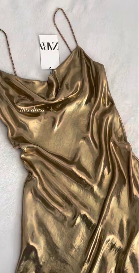 Golden Outfit, Zara Fall, Shiny Dress, Fancy Fits, Money Fashion, Golden Dress, Birthday Inspo, Party Fits, Theme Dress