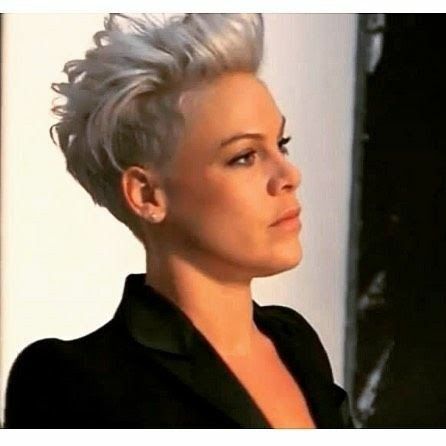 Alecia Moore, Short Hair Undercut, Short Grey Hair, Hair 2018, Sassy Hair, Funky Hairstyles, Penteado Cabelo Curto, Short Haircut, Short Hair Haircuts