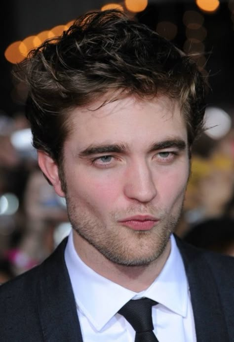 Edward Cullen Robert Pattinson, Robert Pattinson Twilight, Robert P, Robert Douglas, Twilight Edward, Twilight Film, Hottest Male Celebrities, Cedric Diggory, Edward Cullen