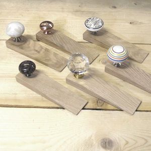 Door Stopper Diy, Wooden Door Stops, Solid Oak Doors, Oak Door, Wooden Door Hangers, Diy Holz, Oak Doors, Door Stops, Woodworking Bench