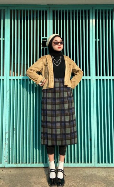 Outfit 80s Style Hijab, Retro Hijab, Outfit Retro, Outfits Hijab, Clueless Outfits, 80s Aesthetic, 80s Outfit, Retro Theme, Indie Pop