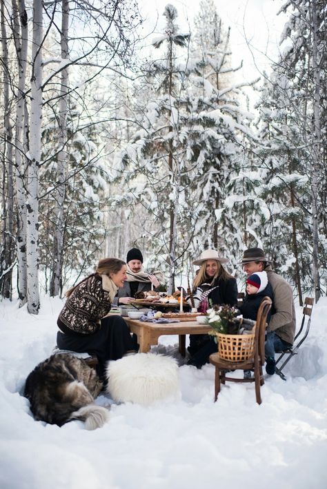 Winter picnic Winter Picnic Ideas Outdoors, Snow Picnic, Picnic Winter, Ski Gondola, Winter Gathering, Winter Picnic, Michigan Winter, Winter Lounge, Hope Christmas