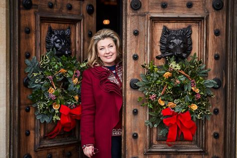 Christmas at Highclere: Recipes and Traditions from The Real Downton Abbey Boxing Day Traditions, Downton Abbey Christmas, The Real Downton Abbey, Christmas Tips, Highclere Castle, The Countess, Knock On The Door, Country Holiday, New Year's Eve Celebrations