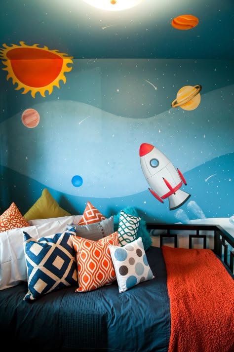 Kids Bedroom Mural, Kids Room Wall Color, Eclectic Kids Room, Space Themed Bedroom, Space Themed Room, Outer Space Theme, Space Bedroom, Mural Ideas, Kids Room Inspiration