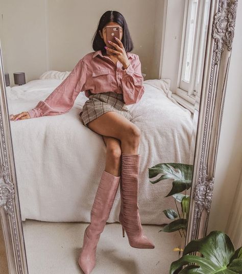 Tall Pink Boots Outfit, Pink Thigh High Boots Outfit, Pink Knee High Boots Outfit, Alternative Fashion Black, Pink Boots Outfit, Pink Knee High Boots, Thigh High Boots Outfit, Aesthetic Closet, High Knee Boots