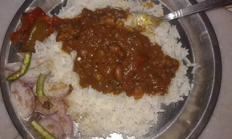 Rajma chawal Rajma Chawal, Indian Foods, Me Core, Bride Floral, Frog Figurines, Aesthetic Images, Indian Food Recipes, Figurines, Quick Saves