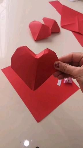 Heart 3d Paper Crafts, Valentine Crafts Origami, Gifts For Relationships, Velentainday Gift Diy, Origami Valentine Ideas, Cute Origami For Boyfriend, Origami Heart Tutorial, Origami Valentines, Manualidades Cute