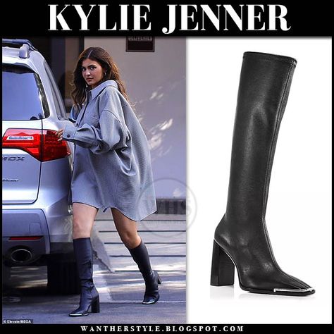 Kylie Jenner in black knee boots Kylie Jenner Combat Boots, Kylie Jenner In Black, Kylie Jenner Looks, Kylie Jenner Black, Before The New Year, Black Knee Boots, Kylie Jenner Look, Kylie Jenner Style, Kylie Jenner Outfits