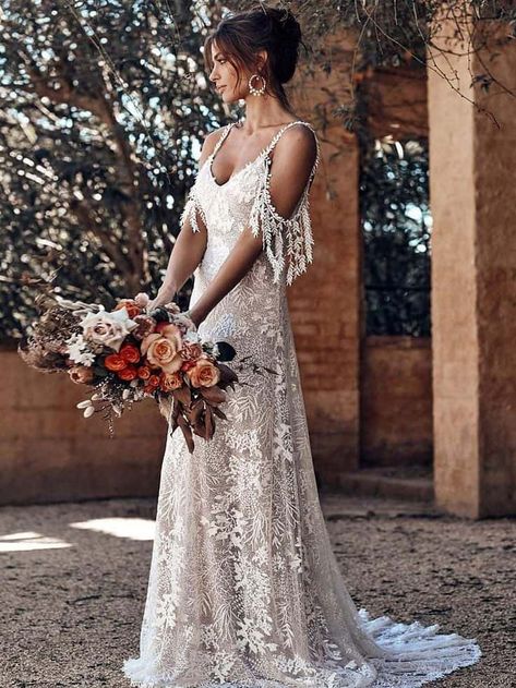 26 Gorgeous Lace Wedding Dress Ideas - LADY WEDDINGS Form Fitting Lace Wedding Dress, Lace Wedding Dress With Veil, Wedding Dress Plus Size Boho, Lace Wedding Dress Ballgown, Wedding Dress A Line Lace, Wedding Dress Strapless Lace, Plus Size Boho Wedding Dress, Boho Wedding Dress Plus Size, Lace Wedding Dress Strapless