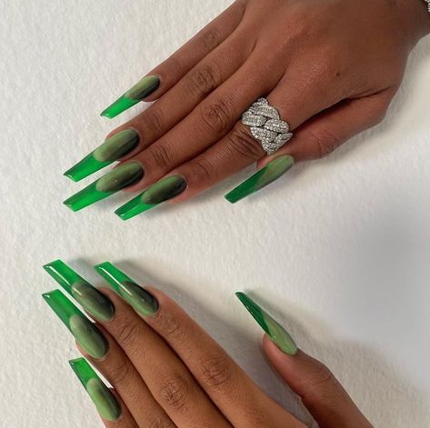 Lipstick Nails Design, Gold Acrylic Nails, Classy Nail Art, Lipstick Nails, Pink Manicure, Different Nail Designs, Swarovski Nails, Acrylic Set, Megan Thee Stallion