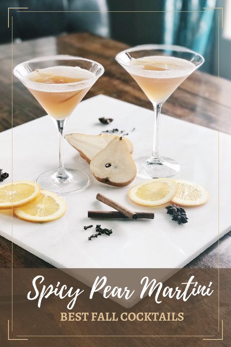 Pear Martini Recipe, Manhattan Cocktail Recipe, Pear Martini, Pear Cocktails, Pear Vodka, Martini Ingredients, Fall Cocktails Recipes, Fall Cocktail, Thanksgiving Cocktails