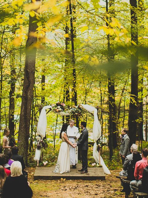 Having an outdoor wedding? Consider a custom built wood ceremony platform. You and your partner will be center-stage for natural, rustic photos. Ceremony Platform, Healdsburg Wedding, Unique Wedding Ceremony Ideas, Mason Jar Solar Lights, Unique Wedding Ceremony, Wedding Platform, Greenery Wedding Decor, Sunflower Themed Wedding, Wedding Ceremony Ideas