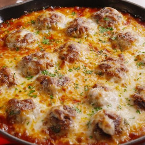 Chicken Parmesan Meatball Skillet -- All the flavors you love in Chicken Parm in a super-delicious, juicy meatball. Recipes Using Frozen Meatballs, Meatball Skillet, Chicken Parm Meatballs, Cooking Websites, Meatball Casserole, Meatball Recipes Easy, Frozen Meatballs, Chicken Parm, Chicken Meatballs