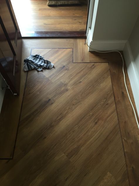 Karndean flooring, Van Gogh, classic oak, flooring laid with boarder and a 45 degree angle patten Classic Oak Flooring, Vinyl Flooring Ideas, Transitional Flooring, Wood Floor Pattern, Inlay Flooring, Wood Floor Design, Hall Flooring, Herringbone Wood Floor, Dining Room Floor