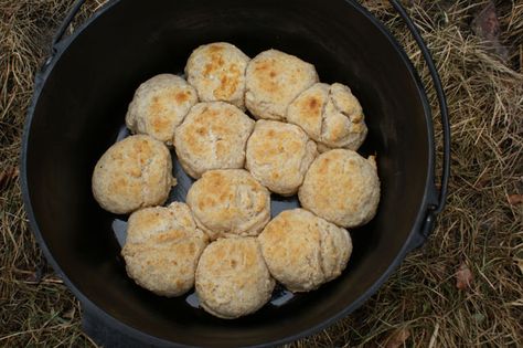 How To Make Homemade Camp Food Campfire Biscuits, Biscuits Breakfast, Rv Cooking, Camp Recipes, Camping Foods, Campfire Recipes, Dutch Oven Camping, Camp Food, Deer Camp