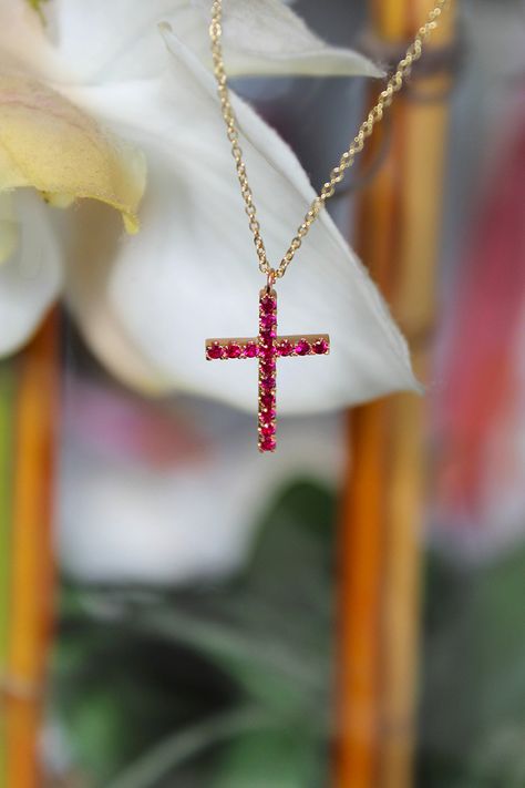 Smithing Projects, Emerald Cross, Black Smithing, Necklace Ruby, Necklace Cross, Gold Cross Necklace, Gold Cross Pendant, Peridot Ring, Cross Jewelry