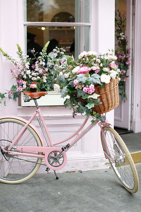 Sitting pretty outside the Peggy Porschen Parlour Gallery Wall Canvas, Flower Gallery Wall, Flower Bicycle, Pink Begonia, Peggy Porschen Cakes, Begonia Flower, Peggy Porschen, Wall Canvas Art, Bike With Basket