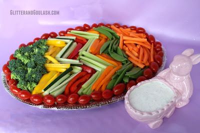 Easter Vegetables Tray, Easter Vegetables, Colorful Veggies, Platter Ideas, Easter Appetizers, Easter Snacks, Vegetable Tray, Relish Tray, Easter Desserts