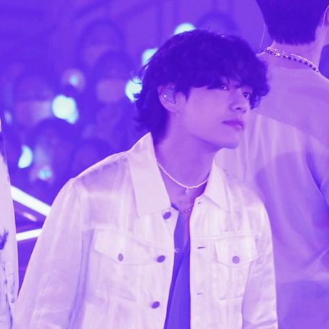 Purple Aesthetic Taehyung, Aesthetic Taehyung, Purple Aesthetic, Bts V, Kpop Idol, Kim Taehyung, Bts, Concert, Purple