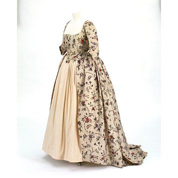 This fashionable open gown, dating to around 1780, would have been worn over a petticoat of silk or matching chintz fabric. The tightly fitt... 18th Century Dresses, 1700 Fashion, Gaun Abad Pertengahan, Filled Vases, Old Dress, 18th Century Dress, Open Dress, 18th Century Costume, Dresses By Pattern