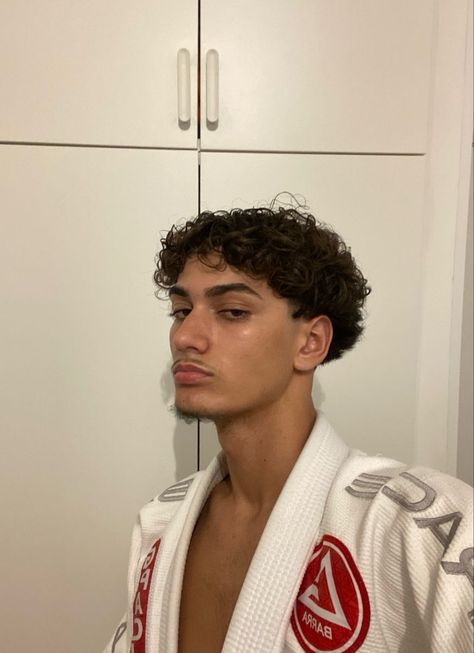 Curly Middle Part Men, Curly Hair Middle Part, Hard Outfits, Curly Middle Part, Middle Part Haircut, Middle Part Curly Hair, Future Hairstyles, Men Haircut Curly Hair, Wavy Hair Men