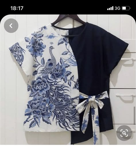 Clothing Line Design Tshirt, Umgestaltete Shirts, Batik Top, Mode Kimono, Batik Fashion, Diy Craft Room, Diy Blouse, Blouse Diy, Fashion Blouse Design