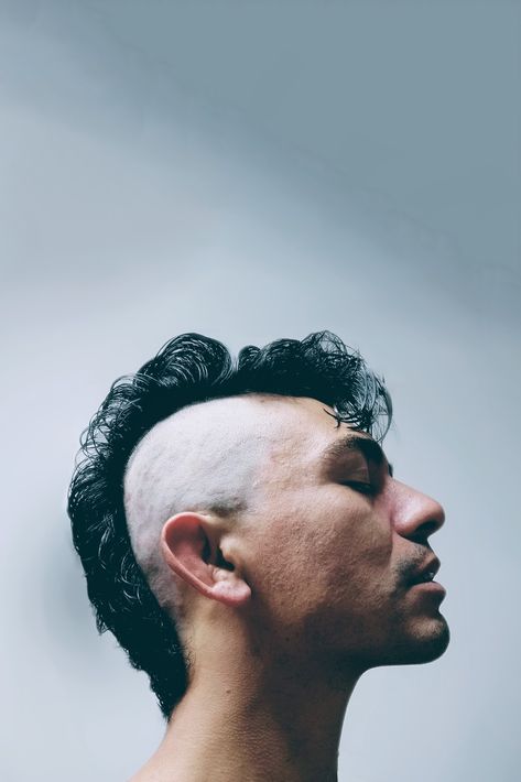 Latino Haircuts, Hairstyle Mohawk, Long Mohawk, Mohawk For Men, Mohawks, Barber Shop, Antonio Mora Artwork, Art Inspo, Hair Stylist