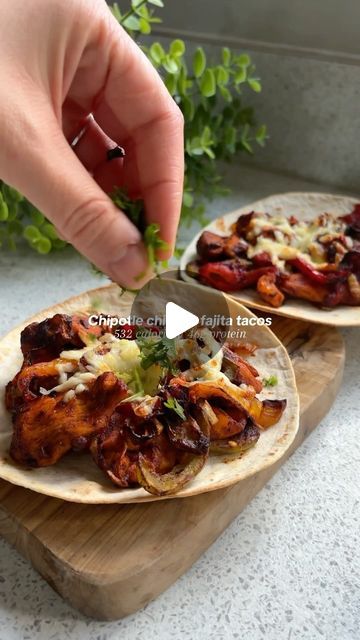 Chicken Fajita Tacos, Fajita Tacos, Chipotle Paste, Mini Tortillas, Chicken Fajita, Fajita Seasoning, Calorie Recipes, Chipotle Chicken, Air Fryer Healthy