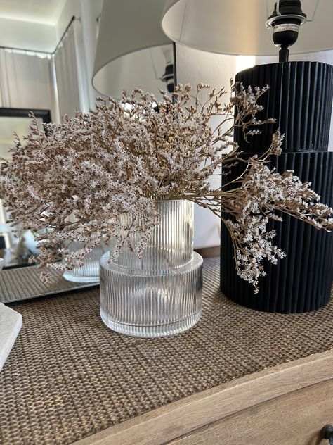 Pampas Glass Vase, Ribbed Glass Vase With Flowers, Ribbed Flower Vase, Flower Arrangements In Glass Vases, Big Clear Vase Decor Ideas, Glass Vase Aesthetic, Clear Vase Filler Ideas, Clear Vase Decor Ideas, Winter After Christmas Decor