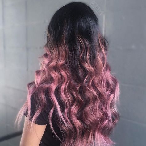 Balayage Hair Rose, Brown Ombre Hair Color, Dark Ombre Hair, Black Hair Ombre, Balayage Hair Caramel, Pink And Black Hair, Rose Gold Highlights, Dyed Hair Pastel, Ombre Blond