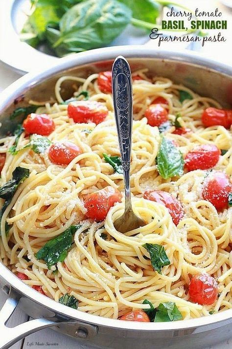 Spinach Pasta Recipes, Resep Pasta, Vegan Tacos, Parmesan Pasta, Spinach Pasta, Fettuccine Alfredo, Cherry Tomato, Good Eat, Healthy Pastas