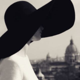 Floppy Hat Aesthetic, Big Hat Aesthetic, Wide Brim Hat Aesthetic, Big Hat Reference, Big Hat Photoshoot, Big Hats For Women, Big Hat Outfit, Big Sunhat, Big Floppy Hat