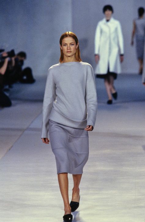 Louis Vuitton Fall 1998 Ready-to-Wear Fashion Show | Vogue Louis Vuitton Runway 90s, Louis Vuitton Campaign 90s, 90s Runway Fashion Louis Vuitton, Louis Vuitton Ready To Wear, Chanel Fall 1991, Chanel Fall 1994 Ready To Wear, Louis Vuitton Trunk, 90s Runway Fashion, 1990's Fashion