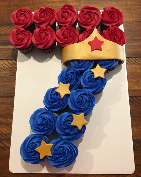 Wonder Woman Cupcakes Ideas, Wonder Women Theme Birthday, Wonder Woman Themed Birthday Party, Wonder Woman Cupcakes, Oneder Woman 1st Birthday Decor, Wonderwoman Cupcakes, Wonder Woman Cake Ideas, Wonder Woman Birthday Party Ideas, Wonder Woman Party Ideas