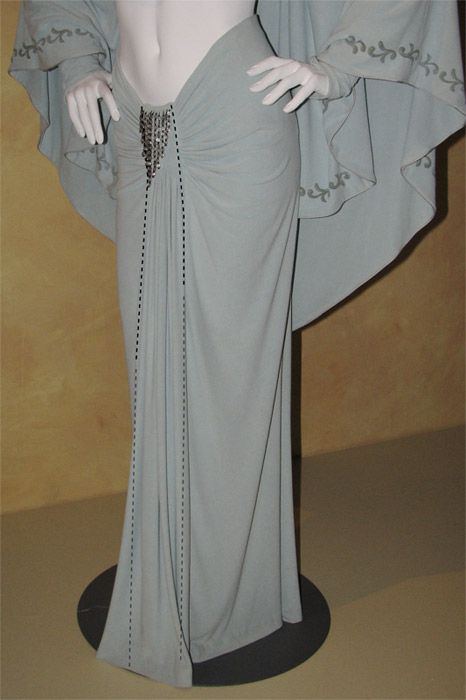 Tatooine Outfit, Water Nation, Armour Design, Energy Aesthetic, Feminine Energy Aesthetic, Star Wars Fashion, Prom Inspo, Padme Amidala, Star Wars Outfits