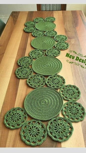 Corak Krusye, Crafts For Kids Paper, Crochet Table Mat, Crochet Leaf Patterns, Crochet Placemats, Crochet Table Runner Pattern, Crochet Coaster Pattern, Crochet Motif Patterns, Pola Amigurumi