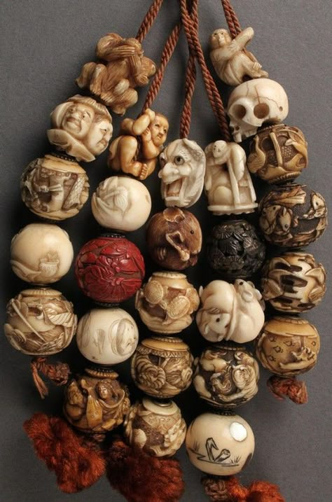 Art Chinois, Art Japonais, Ukiyo E, Bone Carving, Trade Beads, Japan Art, Ethnic Jewelry, Asian Art, Japanese Traditional