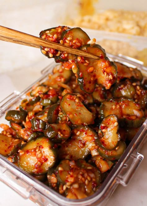 Korean Pickles Recipe, Korean Pickled Cucumber, Korean Cucumber, Cucumber Kimchi, Korean Side Dishes, Kimchi Recipe, Spicy Pork, Korean Dishes, Asian Inspired Recipes