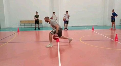 Dribbling Drills Basketball, Basketball Handling Drills, Ball Handling Drills Basketball, Basketball Offense Plays, Inbound Basketball Plays, Basketball Moves, Kyrie Irving, Romania, Basketball