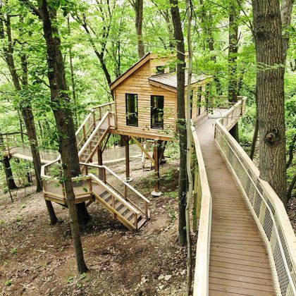 Treehouse Classroom, Tree Tent Camping, Cozy Outdoor Seating, Treehouse Design, Backyard Treehouse, Beautiful Tree Houses, Backyard Getaway, Tree Tent, Building A Treehouse