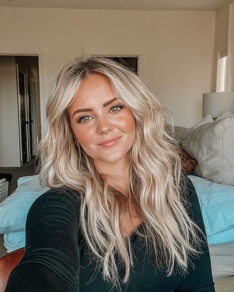 Vacation Blonde Hair, Blonde Textured Hair, Cool Neutral Hair Color, Long Blonde Summer Hair, Long Blonde Hair Highlights, Bright Lived In Blonde Hair, Iced Blonde Hair, Harmony Beus Hair, Loved In Blonde Hair