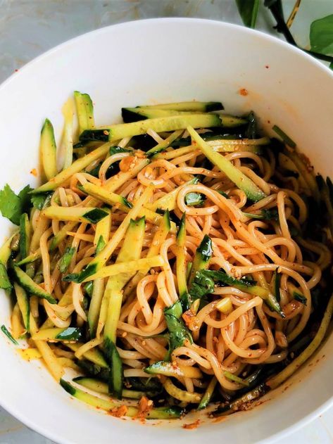 Asian Noodle Salad Recipe, Spicy Asian Noodles, Cucumber Pasta, Japanese Cucumber Salad, Chinese Dishes Recipes, Salad With Cucumber, Spicy Peanut Noodles, Spicy Cucumber Salad, Staple Foods