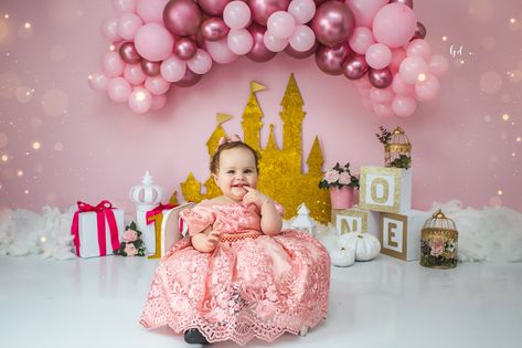 Cake Princess, Cake Smash Theme, Smash The Cake, Stage Decoration, Princess Cake, Stage Decorations, Smash Cake, Cake Smash, Birthday Theme