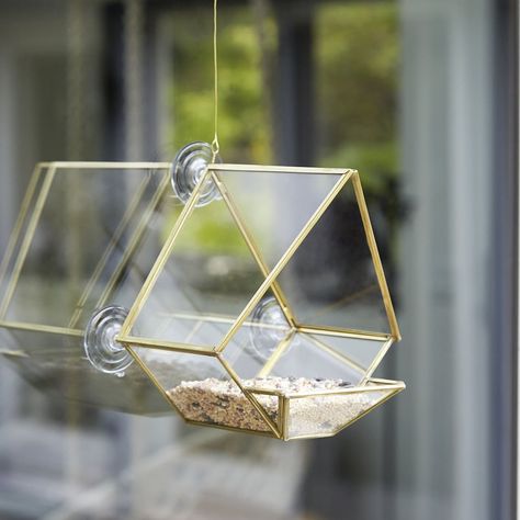 Hanging bird feeder