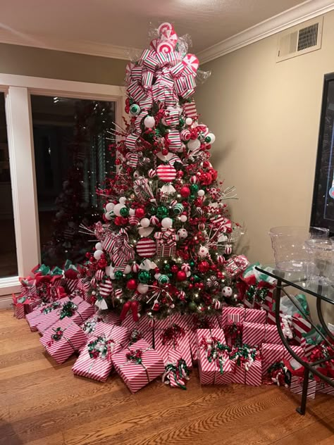 Lots Of Presents Under The Tree, Christmas Tree With Lots Of Presents, Christmas Gift Under Tree, Christmas Trees With Presents Under, Fake Presents Under Tree, Gifts Under Christmas Tree, Presents Under Tree, Presents Under The Christmas Tree, Lots Of Presents