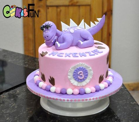 Dinosaur Party Cake, Dinosaur 3rd Birthday, Dinosaur Birthday Cake, Girl Dinosaur Party, Dinosaur Cakes, Purple Cakes Birthday, Purple Dinosaur, Cake Photoshoot, 1st Birthday Celebration