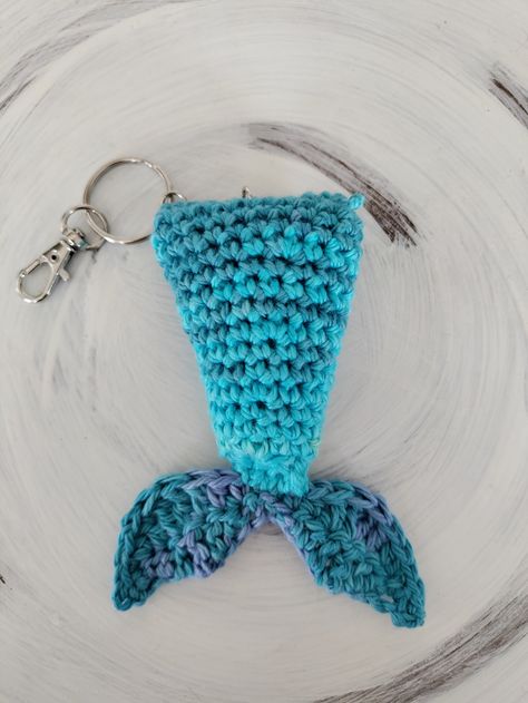 Crochet Mermaid Tail Pattern Free, Mermaid Tail Keychain, Mermaid Tail Pattern, Tail Keychain, Scrap Yarn Crochet, Mermaid Bag, Crochet Mermaid Tail, Crochet Fish, Keychain Crochet