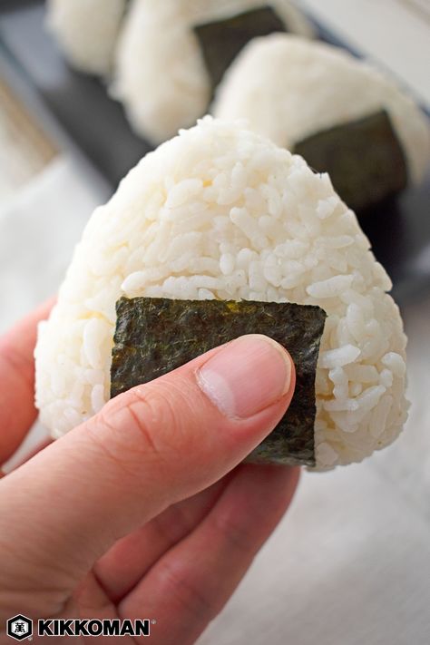 Sweet Onigiri, Pork Onigiri, Chicken Onigiri, Tuna Onigiri, Packed Snacks, Onigiri Recipe, Onigiri Rice, Cheap Meal, Protein Packed Snacks