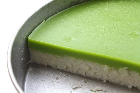 Glutinous Rice with Pandan Custard Layer or better known as Kuih Serimuka is one of the popular kuih or cakes in Malaysia. The bottom layer... Pandan Custard, Malaysian Kuih, Nyonya Kuih, Nyonya Food, Kuih Lapis, Malaysian Dessert, Rice Coconut, Asian Cake, Asian Sweets